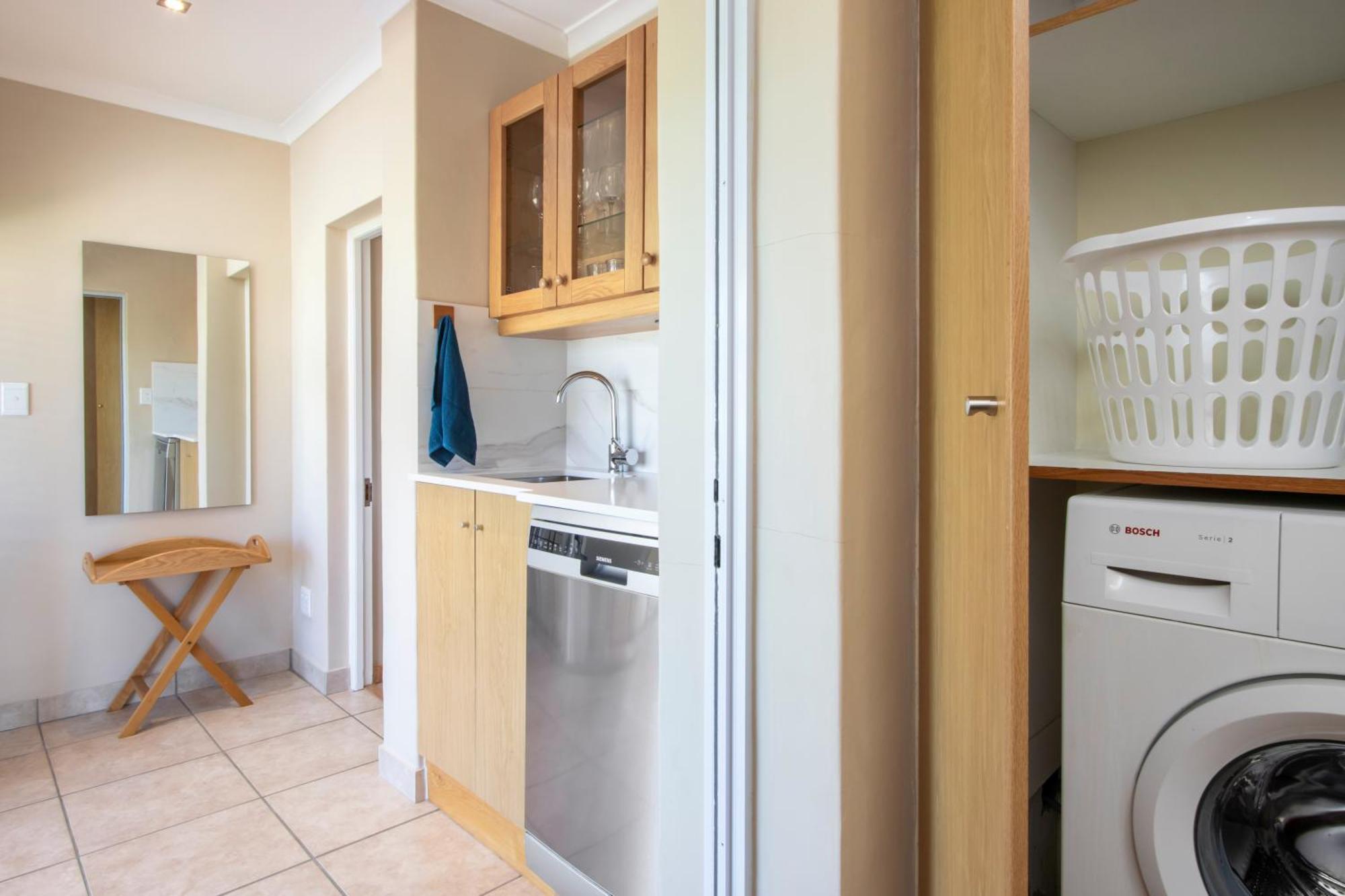 Ocean View Living Villa Hermanus Bagian luar foto